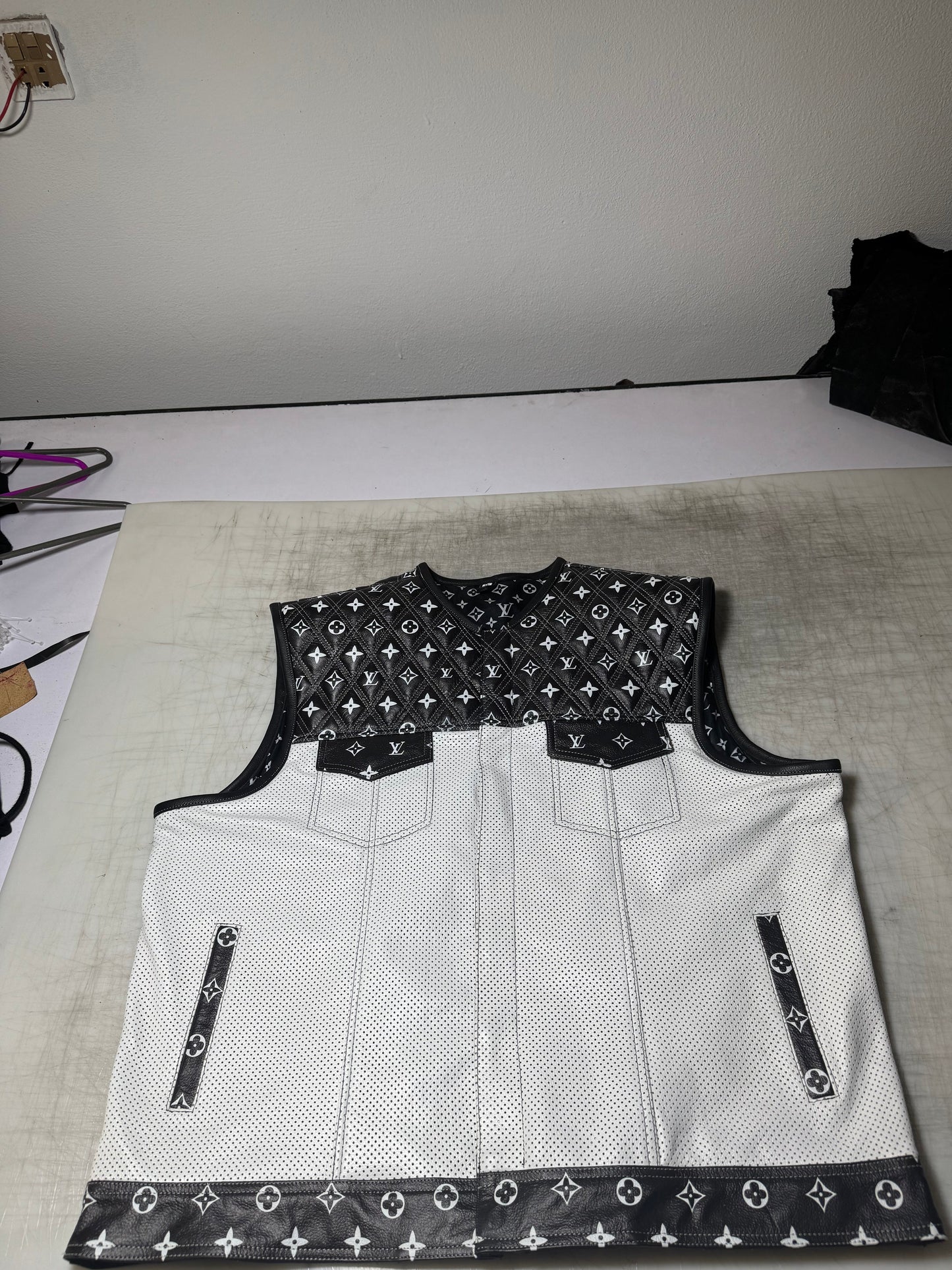 LO*UIS VUIT**N WHITE LEATHER DIAMOND STITCHING WITH BLACK PERFORATED LEATHER
