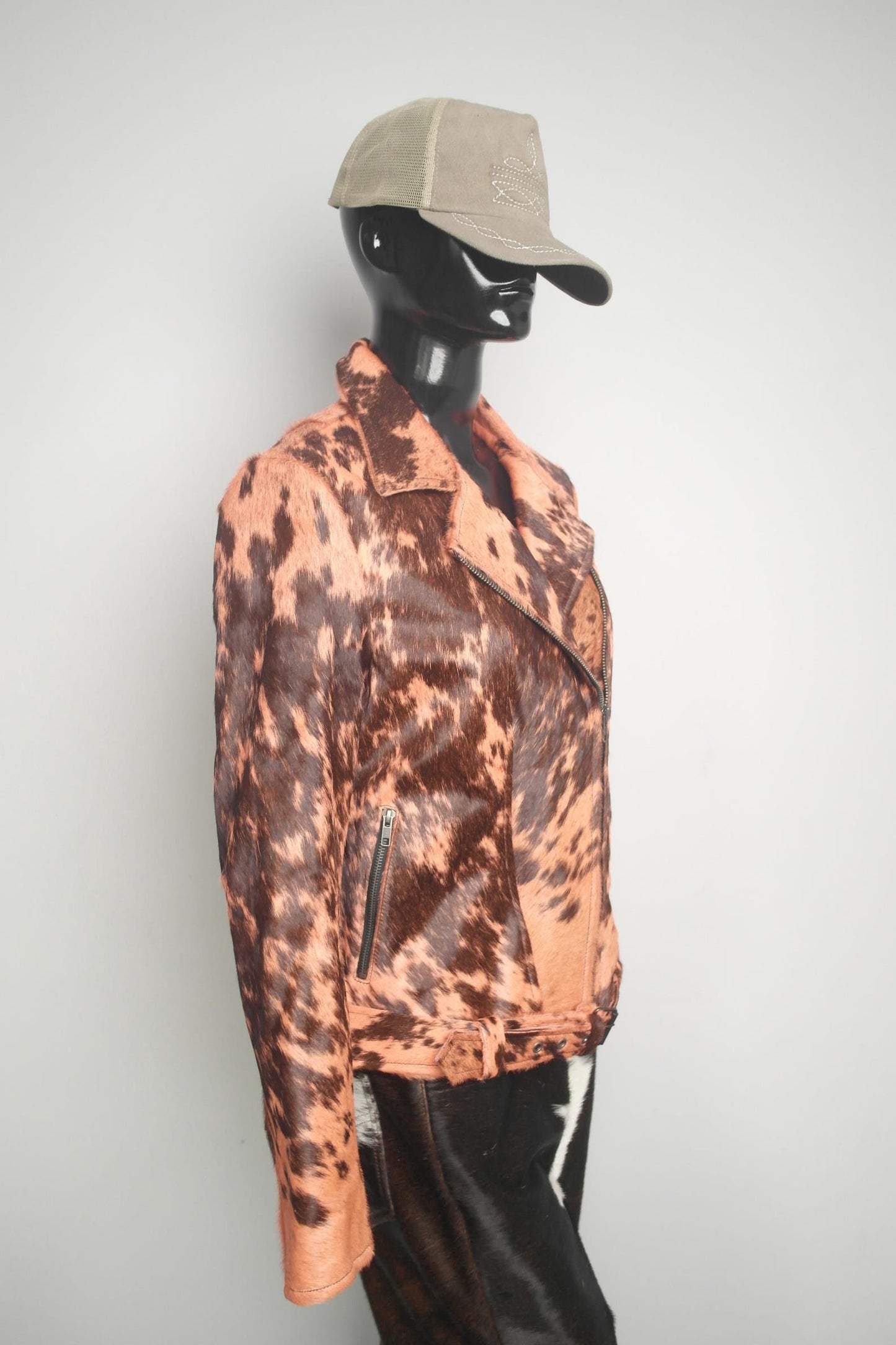 Handmade Cowhide Hair-on-Hide Cowgirl Jacket Western Style Cow Skin Jacket Women's Rustic Hair on Boho Leather Jacket (X-Large Size)