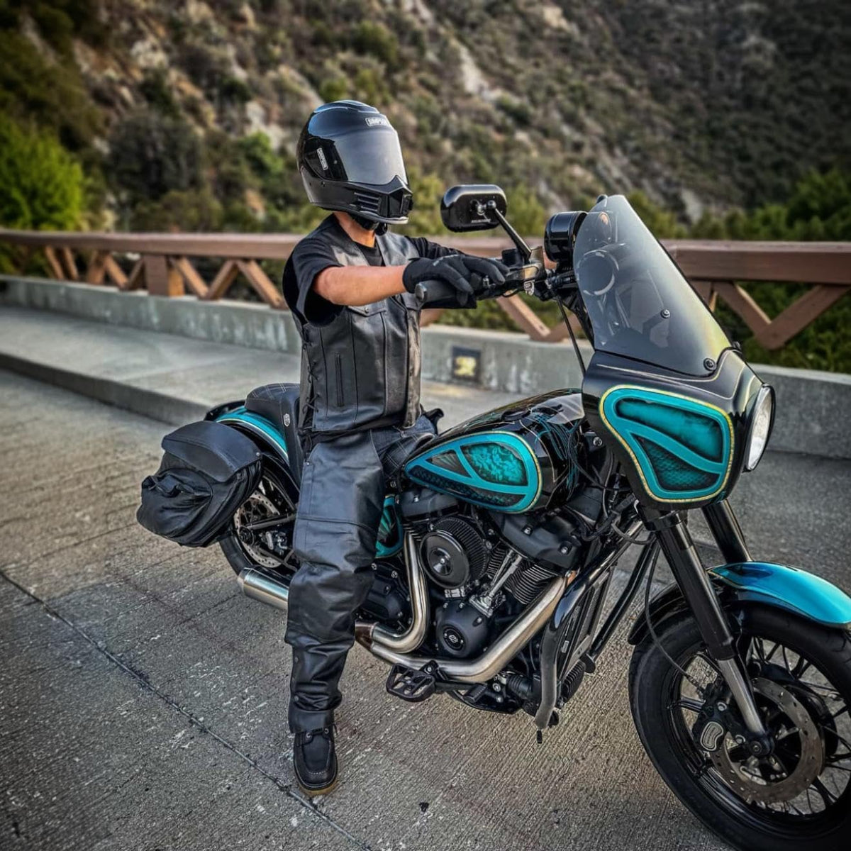 Aethilred Leather Motorcycle Vest for Men & Women Biker Vests For Everyday Motorbike Riding Club All Purpose With Adjustable Sides