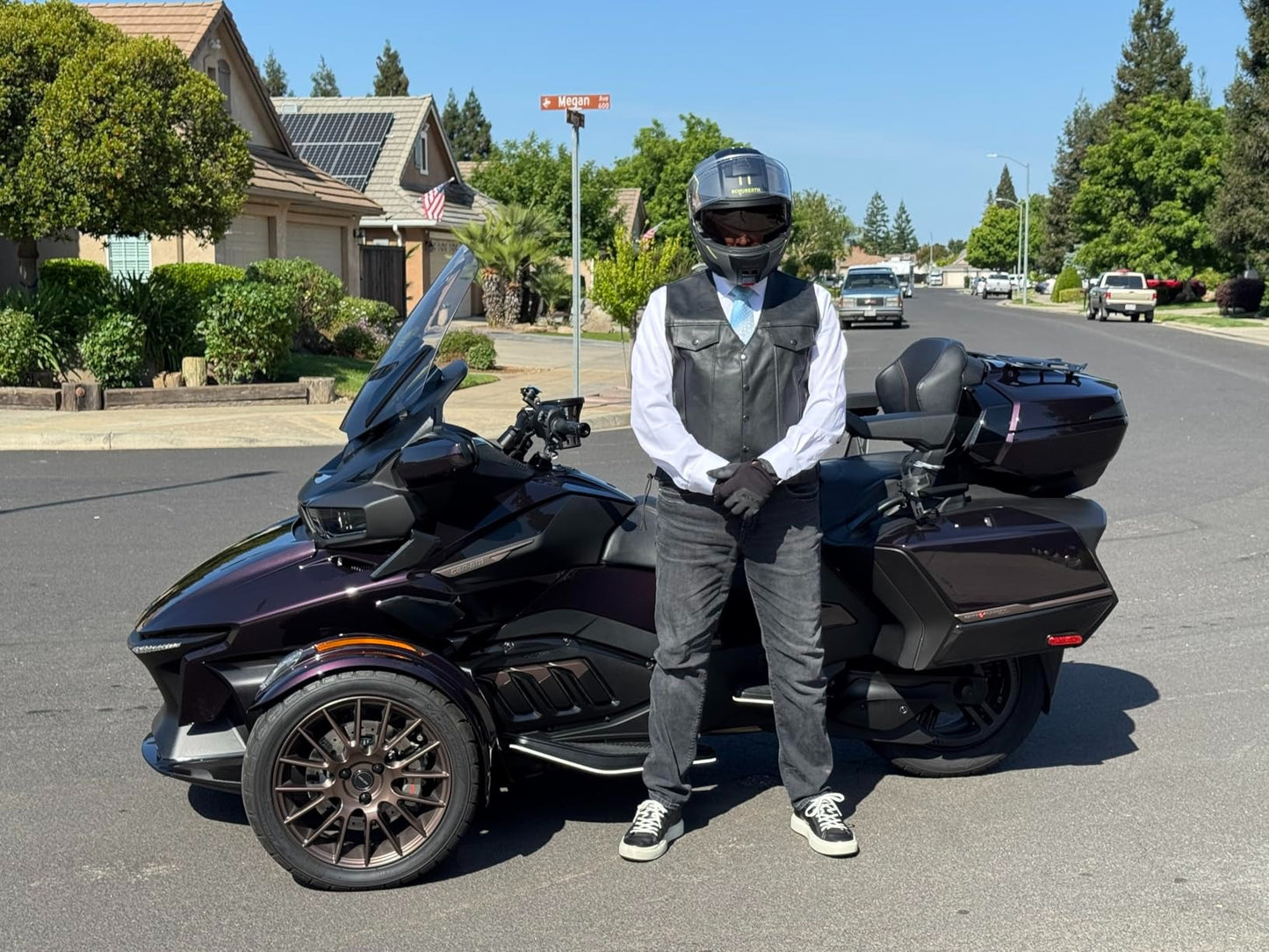 Aethilred Leather Motorcycle Vest for Men & Women Biker Vests For Everyday Motorbike Riding Club All Purpose With Adjustable Sides